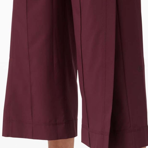 NWT Lululemon Wanderer Culottes Swift Ultra Light Fabric Pants 8 Cassis red - Picture 3 of 8